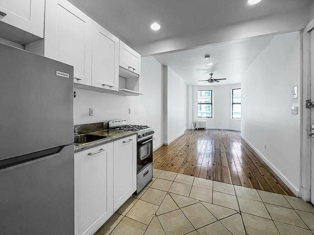 320 West 75th Street, Unit 3A