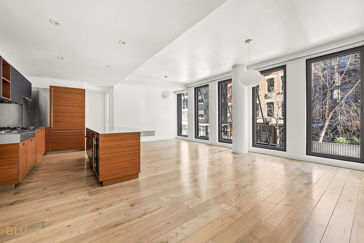 202 Renwick, Unit 202 — photo 1