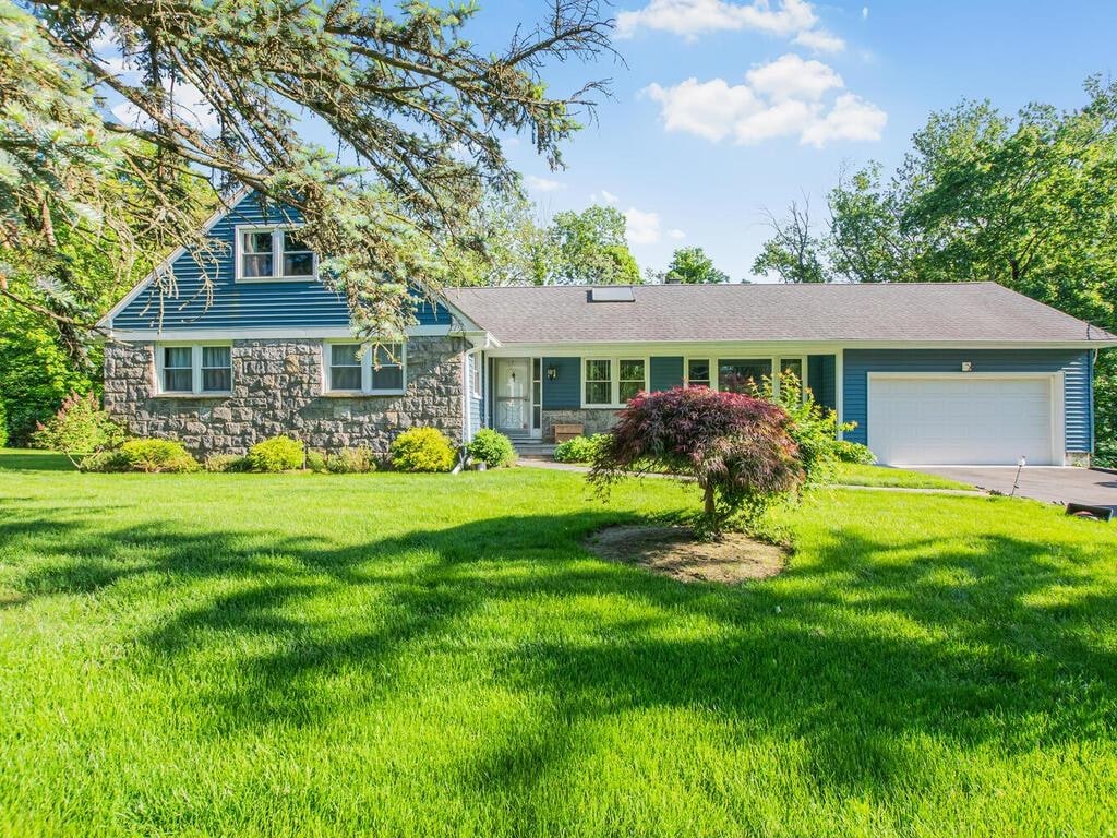 24 Van Etten Boulevard — photo 3
