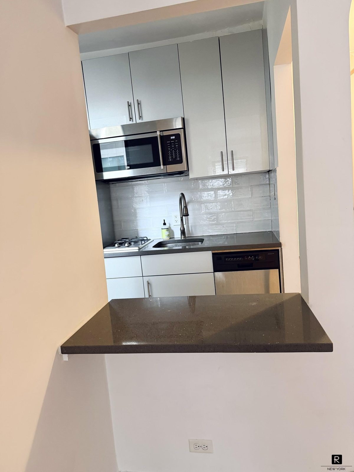 29 West 65th Street, Unit 6B — photo 4