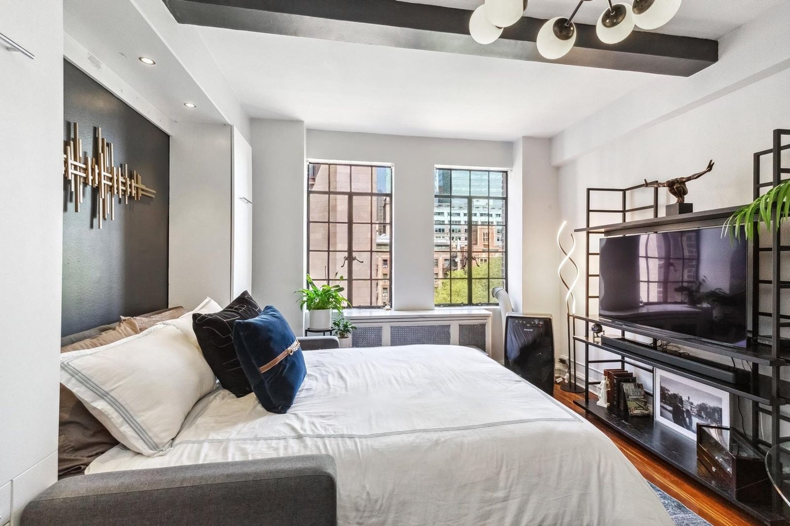 320 East 42nd Street, Unit 1002 — photo 4