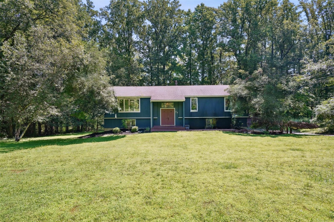 37 Shady Brook Lane — photo 1