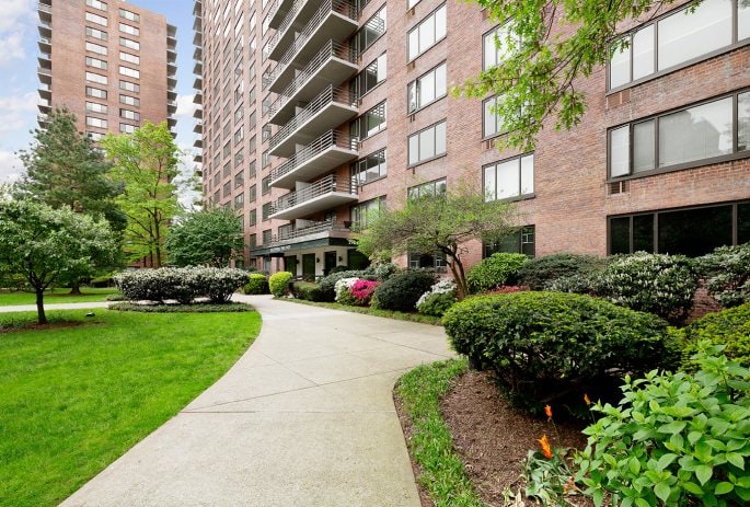 392 Central Park West, Unit 9H — photo 6