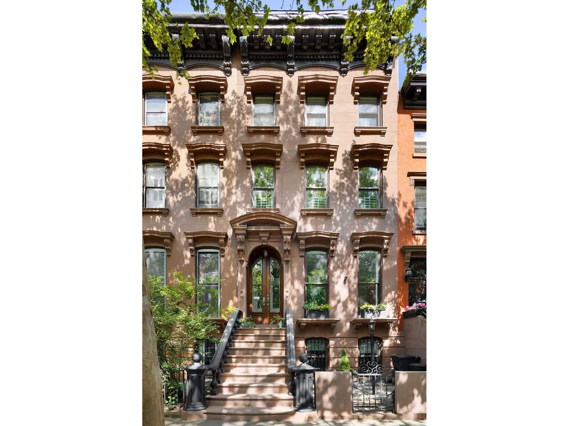 141 St. James Place — photo 1