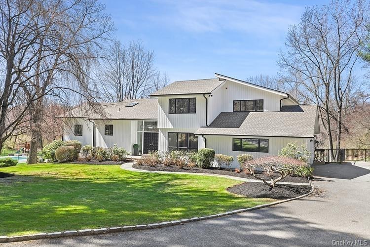 95 Round Hill Road — photo 2
